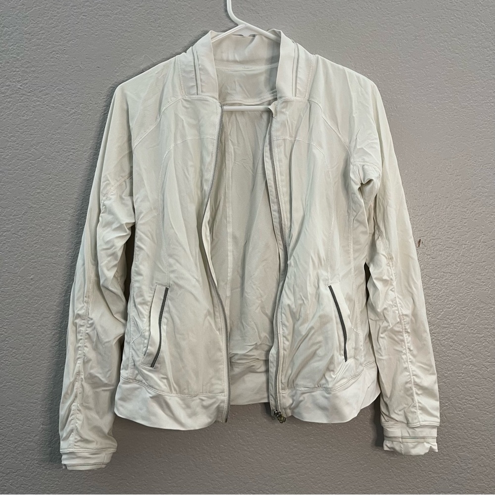 Lululemon full zip long sleeve off white lightweight jacket with zipper pockets